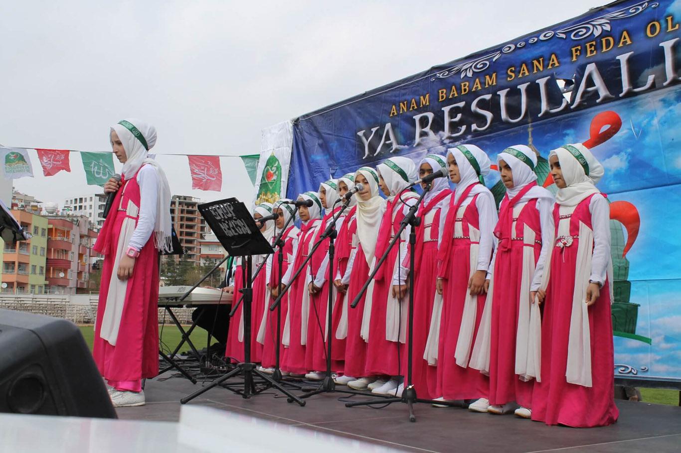 Siirt salavatlarla yankılandı Siirt salavatlarla yankılandı